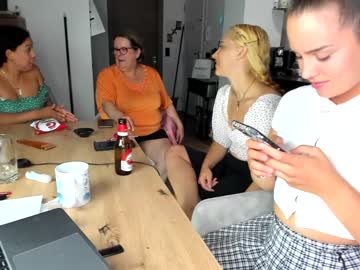 female cam couple yourlittlepervert image #2239533
