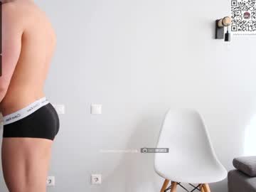 female cam couple sofi_look_ image #1468250