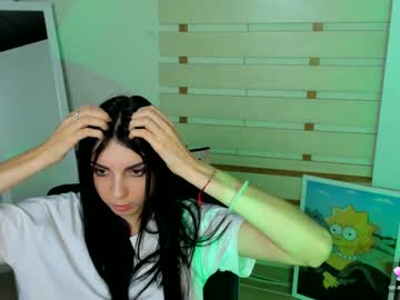 female cam girl emilie_shy image #4023625