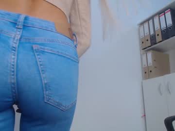 female cam girl eat_mee_out image #2811639