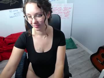female cam girl yourcrazyneightbor image #2753362