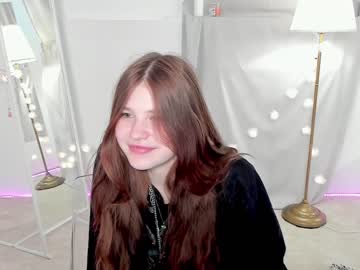 female cam girl k_a_r_o_l_i_n_a image #2395728