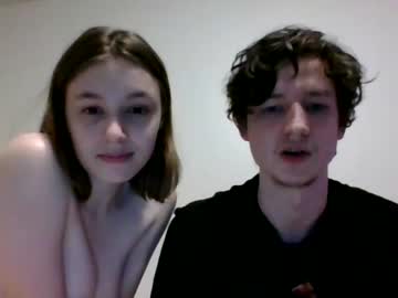 female cam couple leojamie image #504584