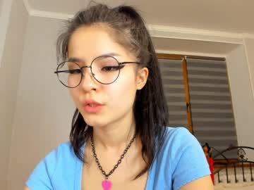 female cam girl akino_17 image #973874