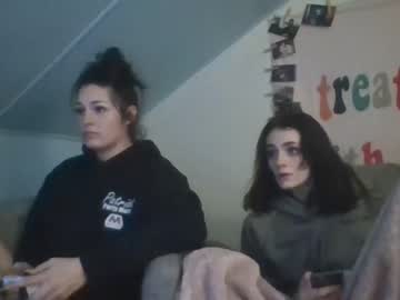 aloura44  female  webcam