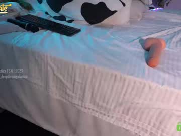 female cam girl _deepthroatgalactica image #3493097