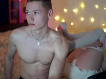 female cam couple fanio1337 image #4004125