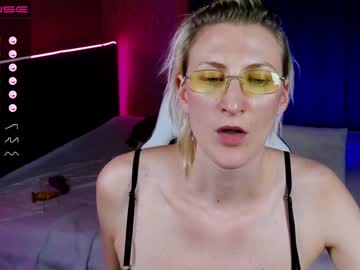 female cam girl eva__blonde image #2081127