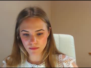 female cam girl gwyneth_paltroww image #3938409