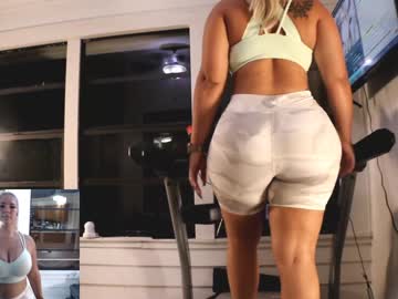 female cam girl milavalentinax image #1709667