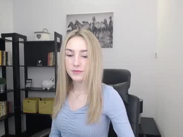 female cam girl little_e_mily image #1240347