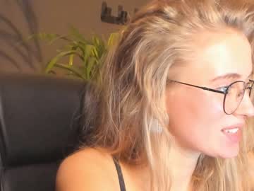female cam girl linellali image #2827400