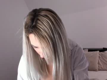 female cam girl allayah image #3248260