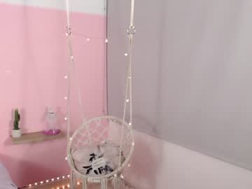 female cam girl little_effy18 image #1537105