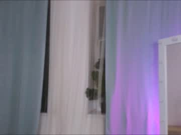 female cam girl emmi_rosee image #2403699
