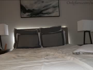 female cam couple ari_lovexo image #1442446