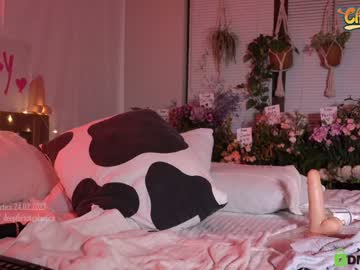 female cam girl _deepthroatgalactica image #3794180