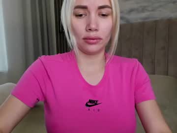female cam girl dontbeshybaby image #231471