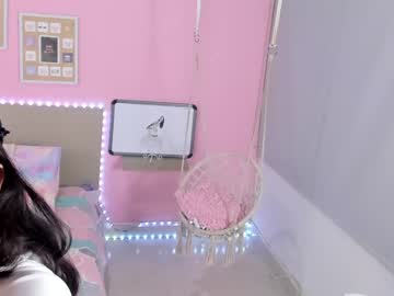 female cam girl little_effy18 image #2835573
