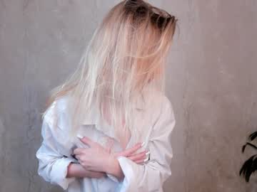 cuttie_spooky  female  webcam