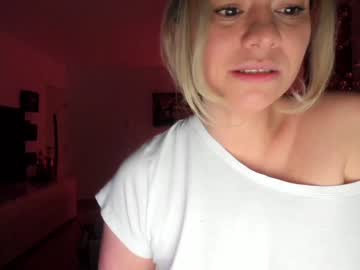 female cam girl kiradivine image #1126140