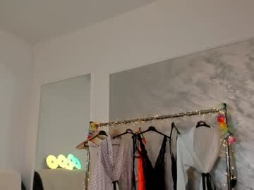 female cam girl hotfallingdevil image #635185