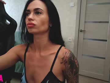 female cam couple drunk_bosss image #1971741