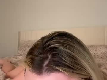 female cam girl dmaxkenz image #4038635