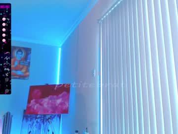 female cam girl petitebrat image #2203292