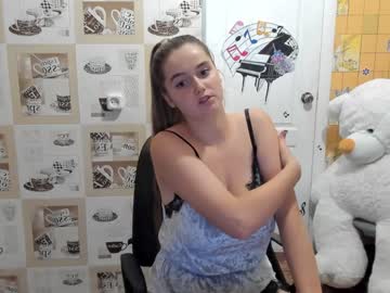 female cam girl emmika_ image #2188862