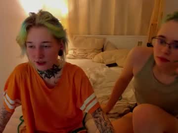 female cam couple space_mouse image #3258569