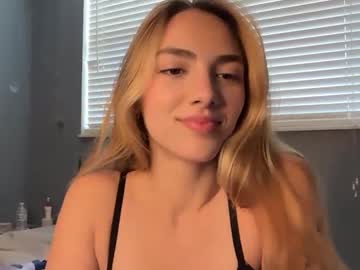 corinnaluv  female  webcam