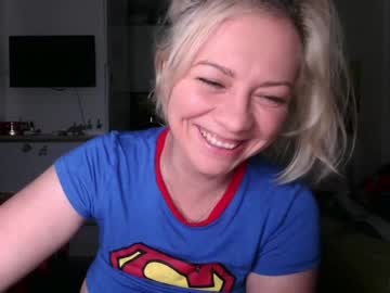 female cam girl kiradivine image #3494678