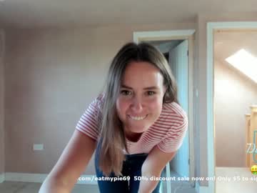 female cam girl eatmypie69 image #325890