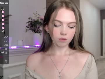female cam girl small_blondee image #2763060