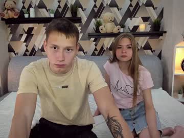 female cam couple casey_and_tommy image #2158584