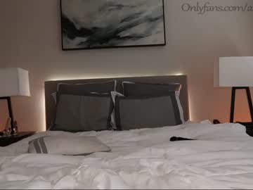 female cam couple ari_lovexo image #1535645