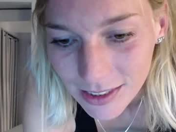 female cam couple joannadea image #3077765