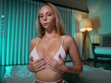 female cam girl babywithpower image #2064635