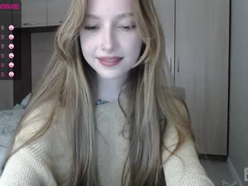 cutecringe  female  webcam