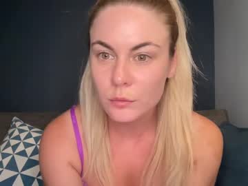 leannequeen113  female  webcam