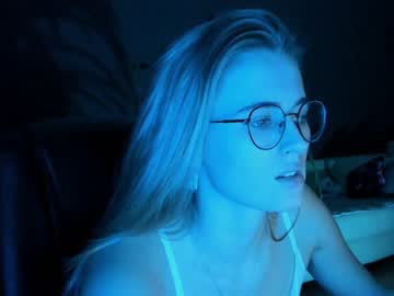 female cam girl linellali image #2912520