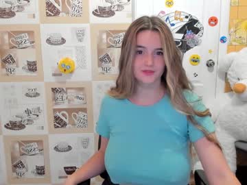 female cam girl emmika_ image #2316392