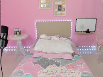female cam girl little_effy18 image #2154561
