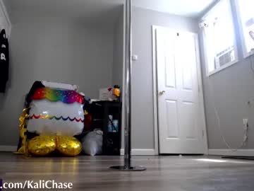 female cam couple theboomboomr00m image #1844024