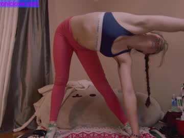 female cam girl chroniclove image #3137339