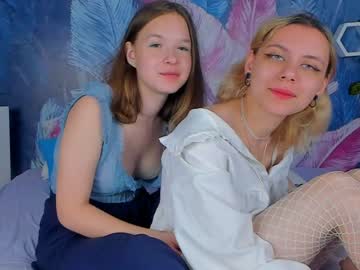 female cam couple emiliesarah image #2059467