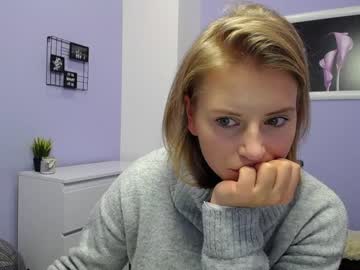 julie_wayne  female  webcam