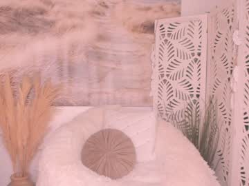 female cam girl yourmidnightcoffee image #3423373