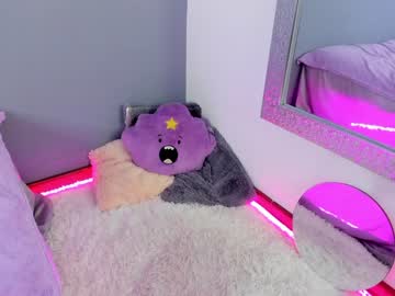 female cam girl saschaholmen image #3013097